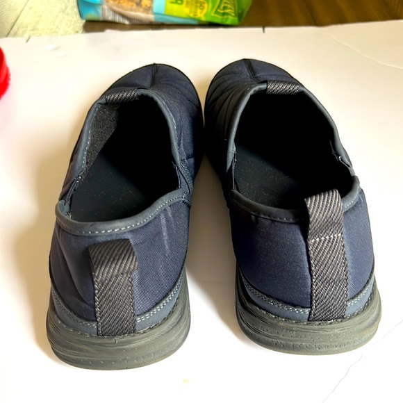 Men’s Canvas Loafers Sz 11 never worn - Picture 2 of 3